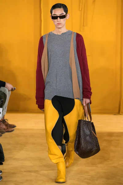 Look 13